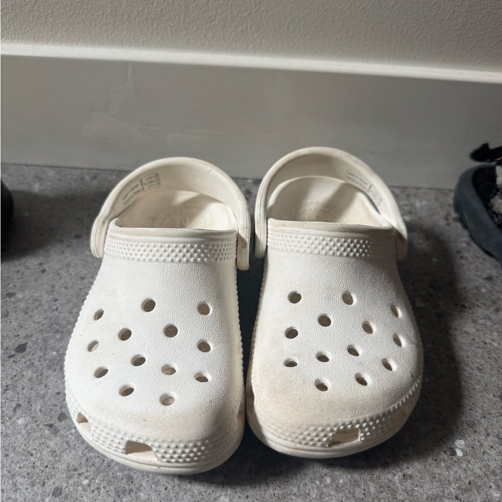 CROCS White Classic Clogs